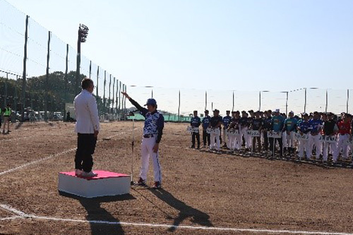 新田陽平選手による選手宣誓の様子