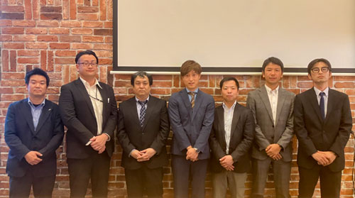 加藤裕樹さん（(株)モラール）、髙橋正剛さん（昭和建物管理(株)）、横山健太郎さん（(株)グリーン総業）、池谷隼さん（(株)クリーンスタイル）、中山博登さん（新生ビルテクノ(株)）、鳶田伊織さん（(株)三清社）、太田浩一さん（(株)トップワーク）集合写真